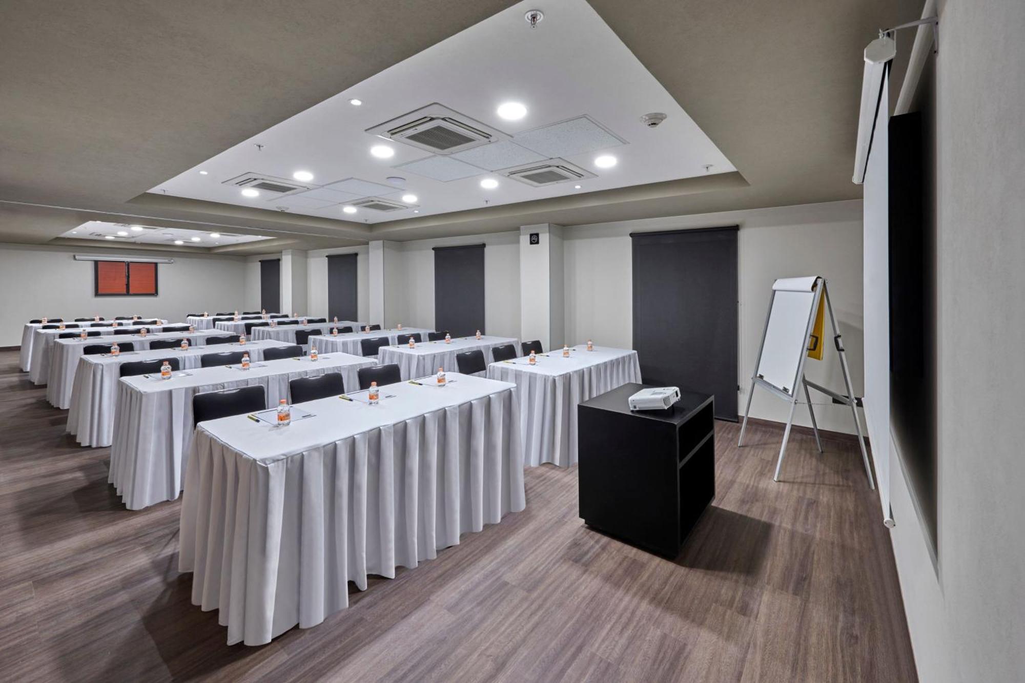City Express By Marriott لاباز المظهر الخارجي الصورة